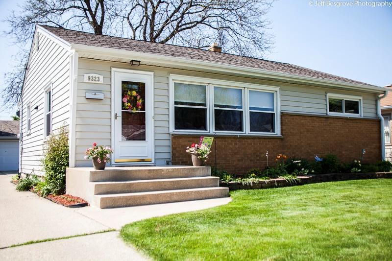 9323 W Melvina St, Milwaukee, WI 53222