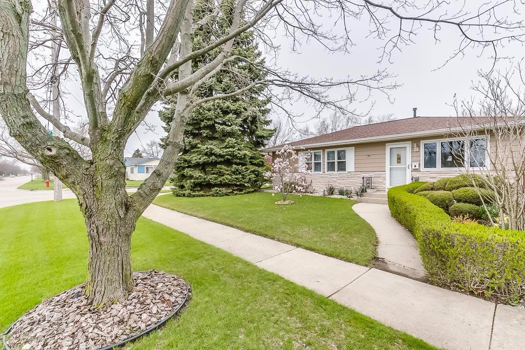 1326 85th St, Kenosha, WI 53143
