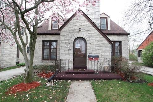 1417 S 85th St, West Allis, WI 53214