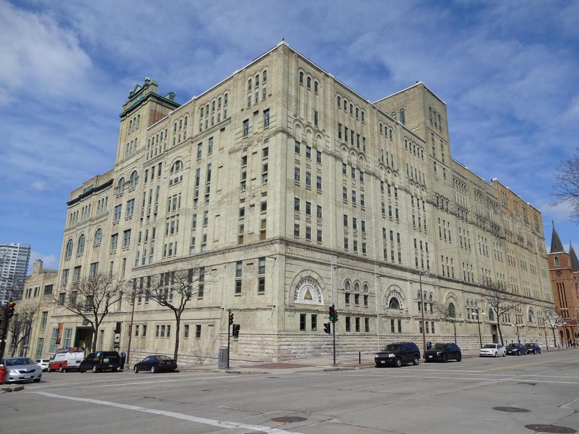 270 E Highland Ave #1242, Milwaukee, WI 53202