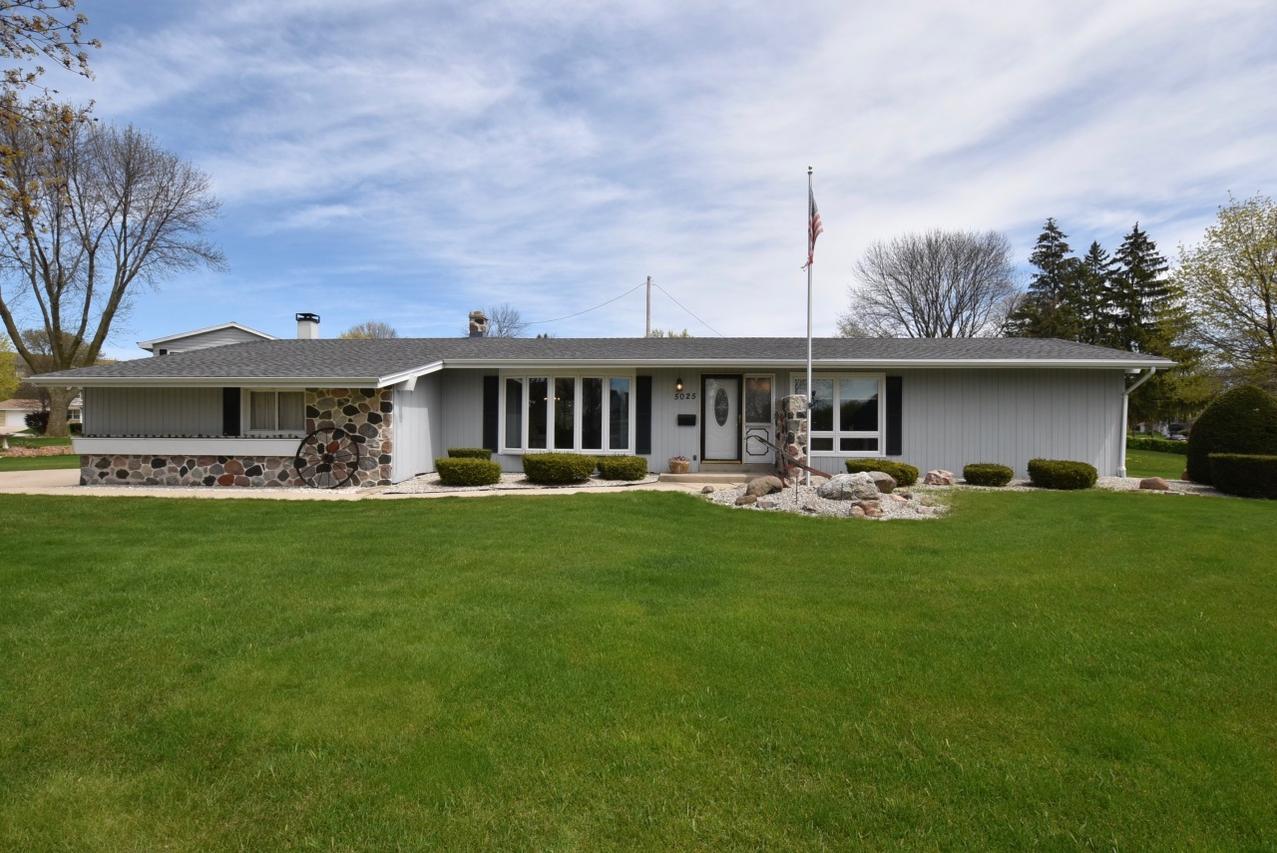 5025 Spruce Ct., Greendale, WI 53129