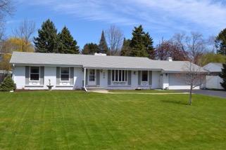 1424 Tiffany Dr, Caledonia, WI 53402