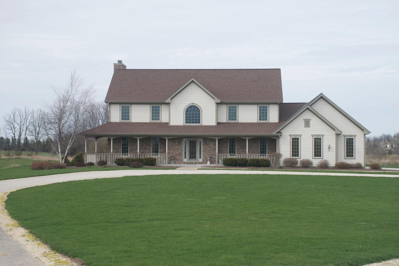 580 Ulao Rd, Grafton, WI 53024