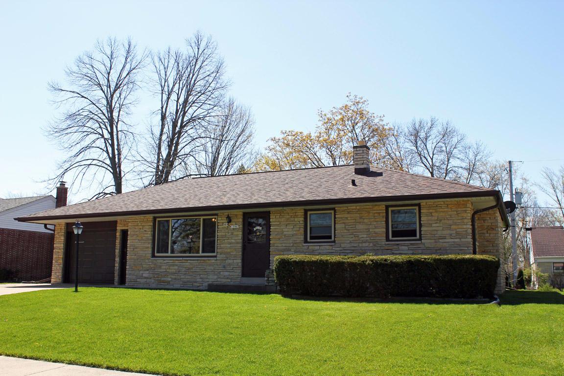 N88W17947 Christman Rd, Menomonee Falls, WI 53051