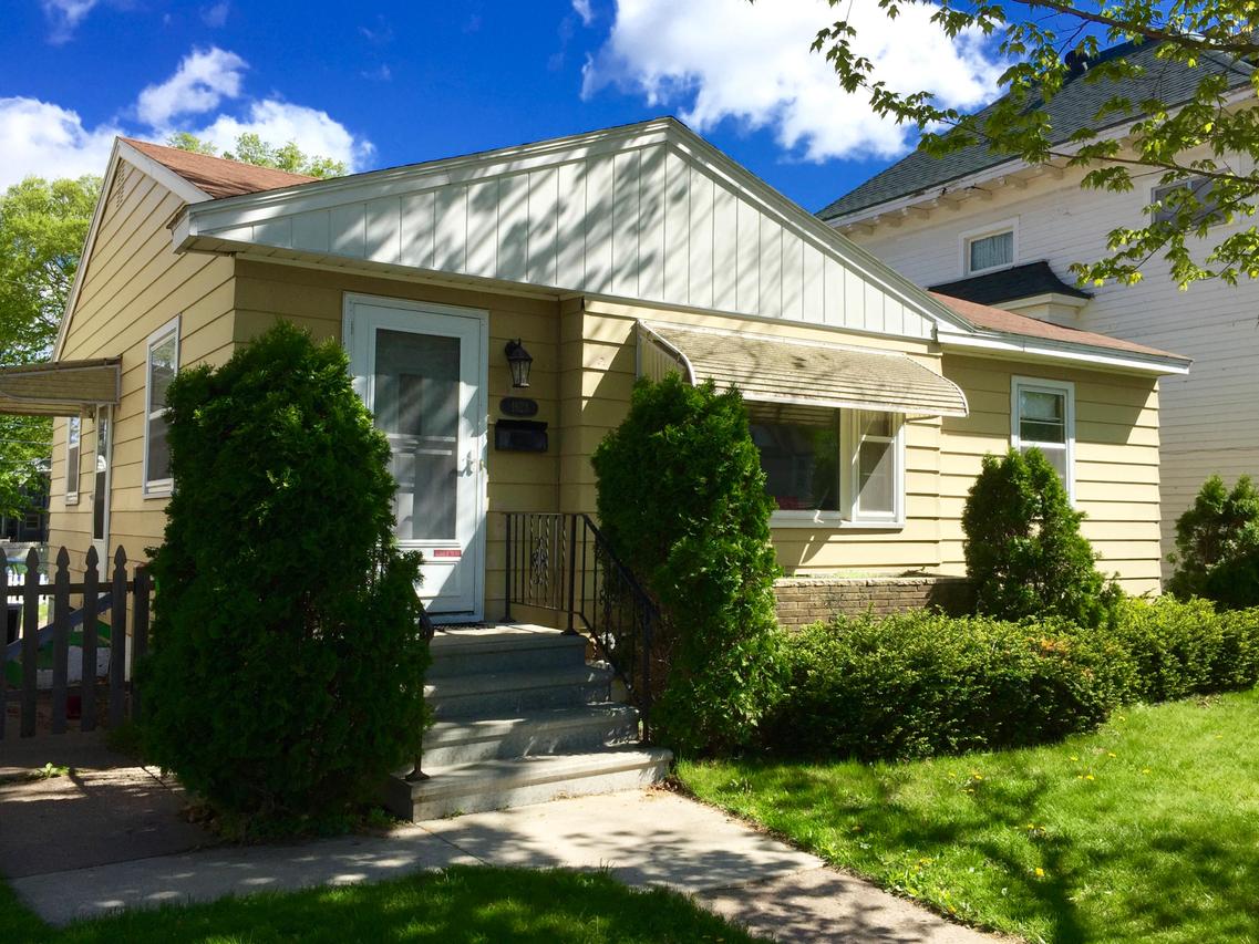 1623 S Ferry St, La Crosse, WI 54601