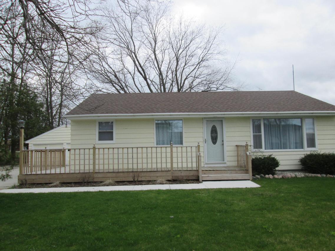 1530 S 35th St., Manitowoc, WI 54220