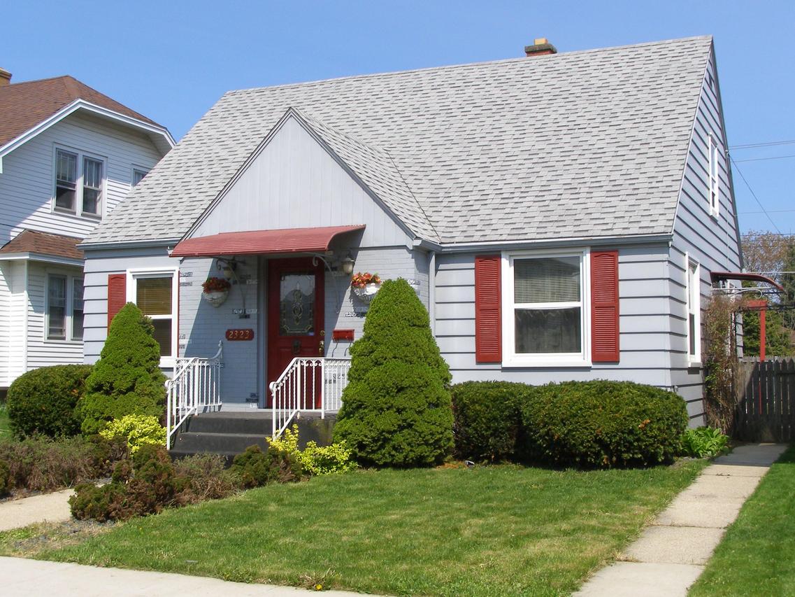 2323 St.clair St., Racine, WI 53402