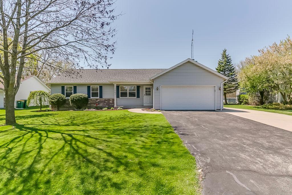 1063 N School St, Silver Lake, WI 53170