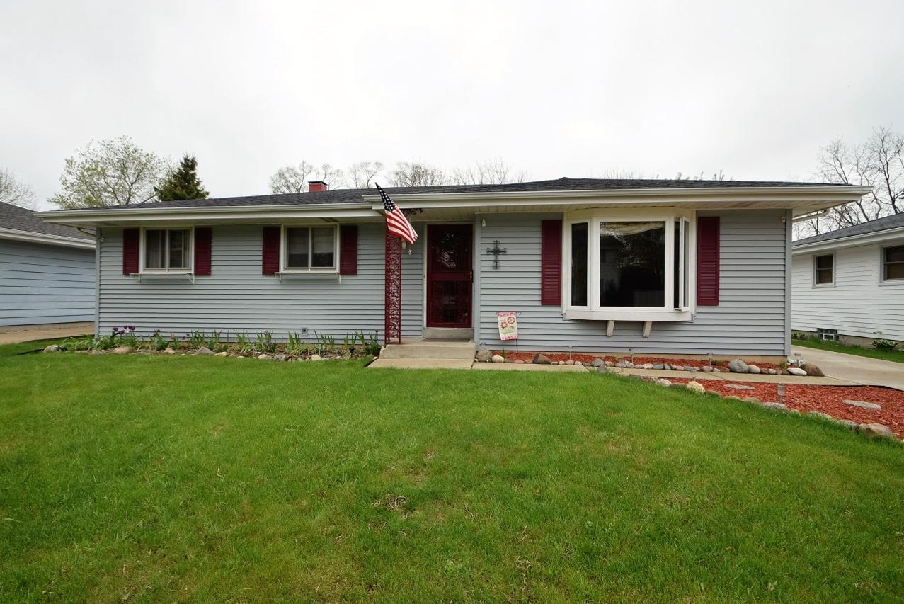 4918 Ridgeway Ave, Racine, WI 53406