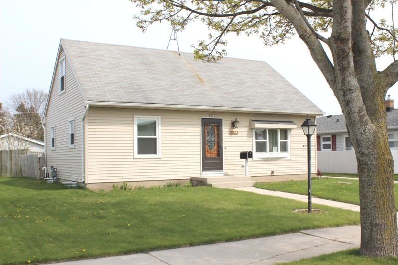 3323 S 11th St, Sheboygan, WI 53081