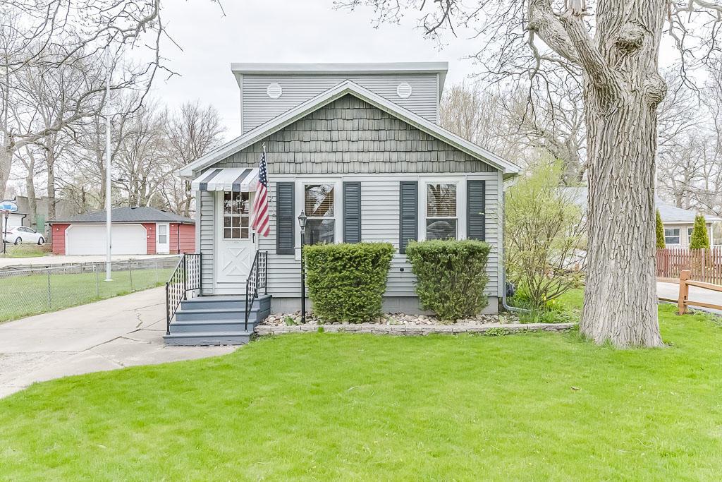 712 16th St, Somers, WI 53140