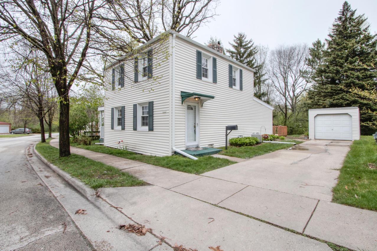 6322 Schoolway, Greendale, WI 53129