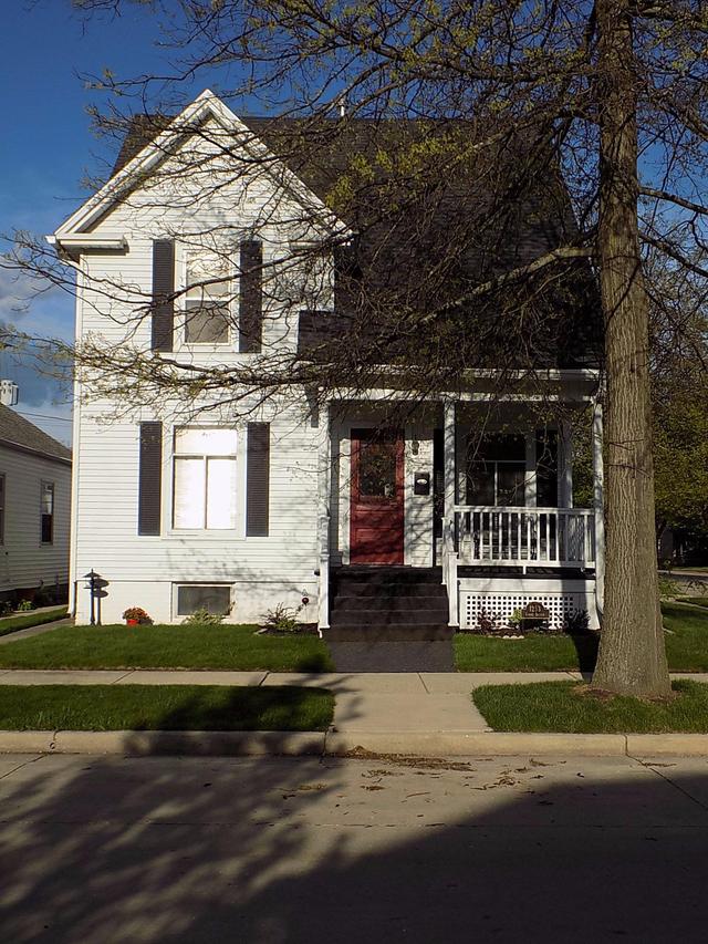 1253 Grove Ave, Racine, WI 53405