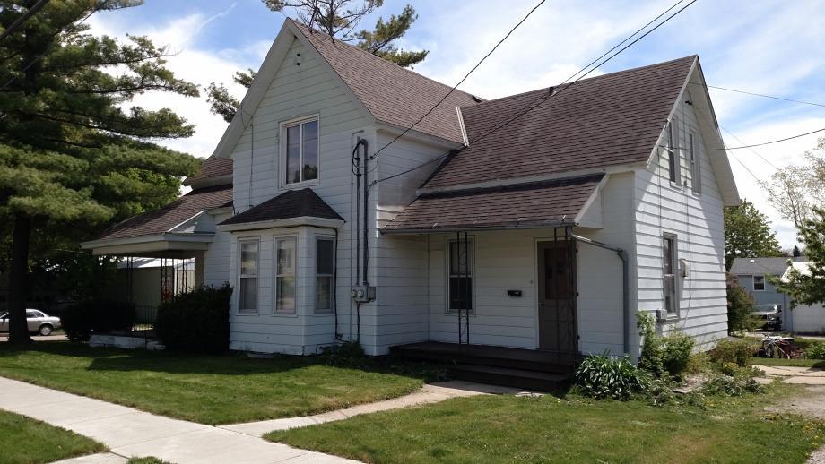 231 First St, Hartford, WI 53027