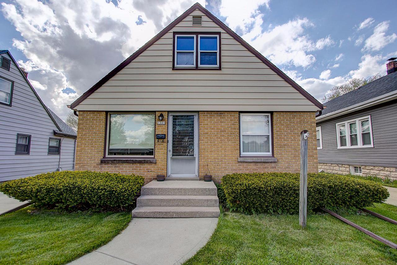 1341 S 96th St., West Allis, WI 53214