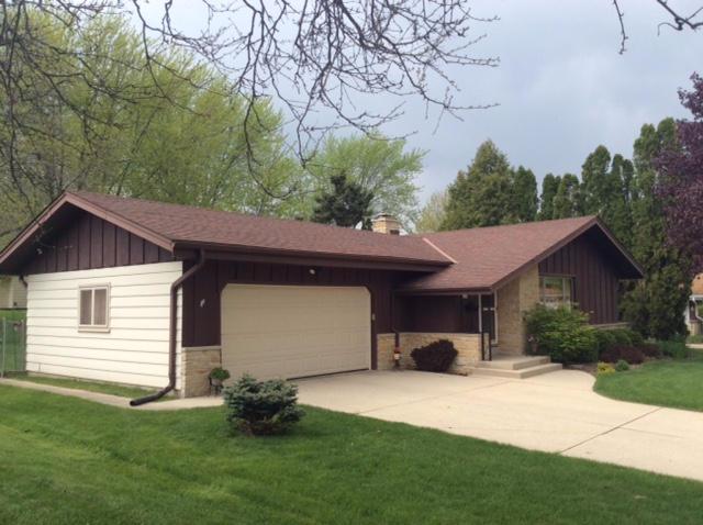 6115 Twin Oak Dr., Greendale, WI 53129