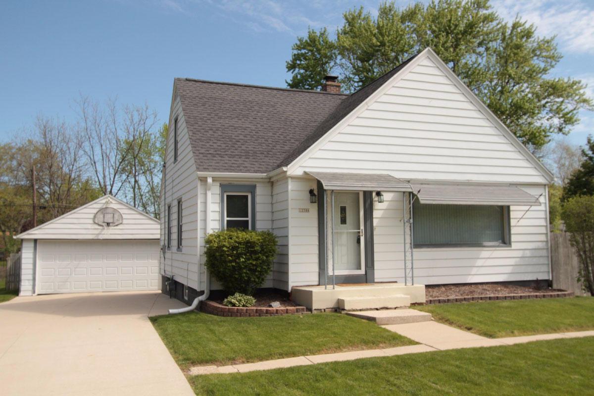 12506 W Park Ave, New Berlin, WI 53151