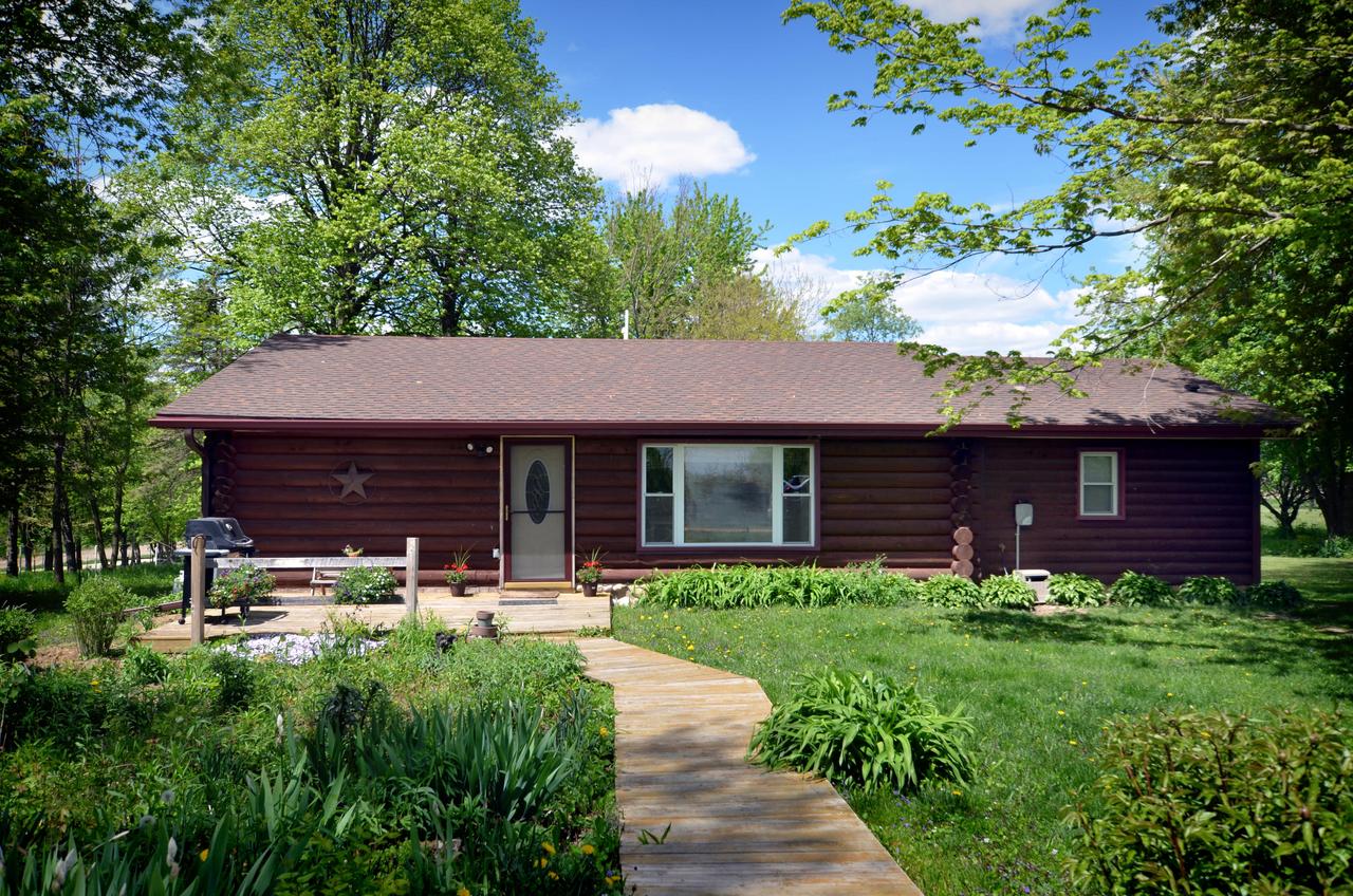 S8488 Stump Ridge Rd., Franklin, WI 54665