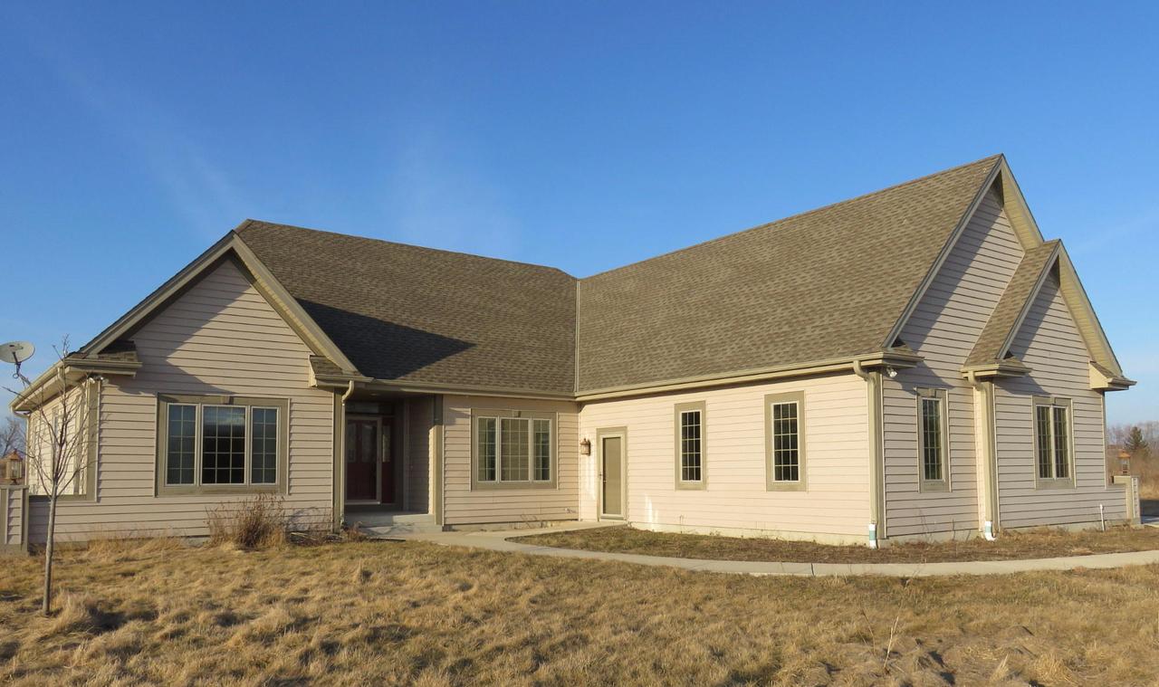 N132W15024 Rockfield Rd, Germantown, WI 53022