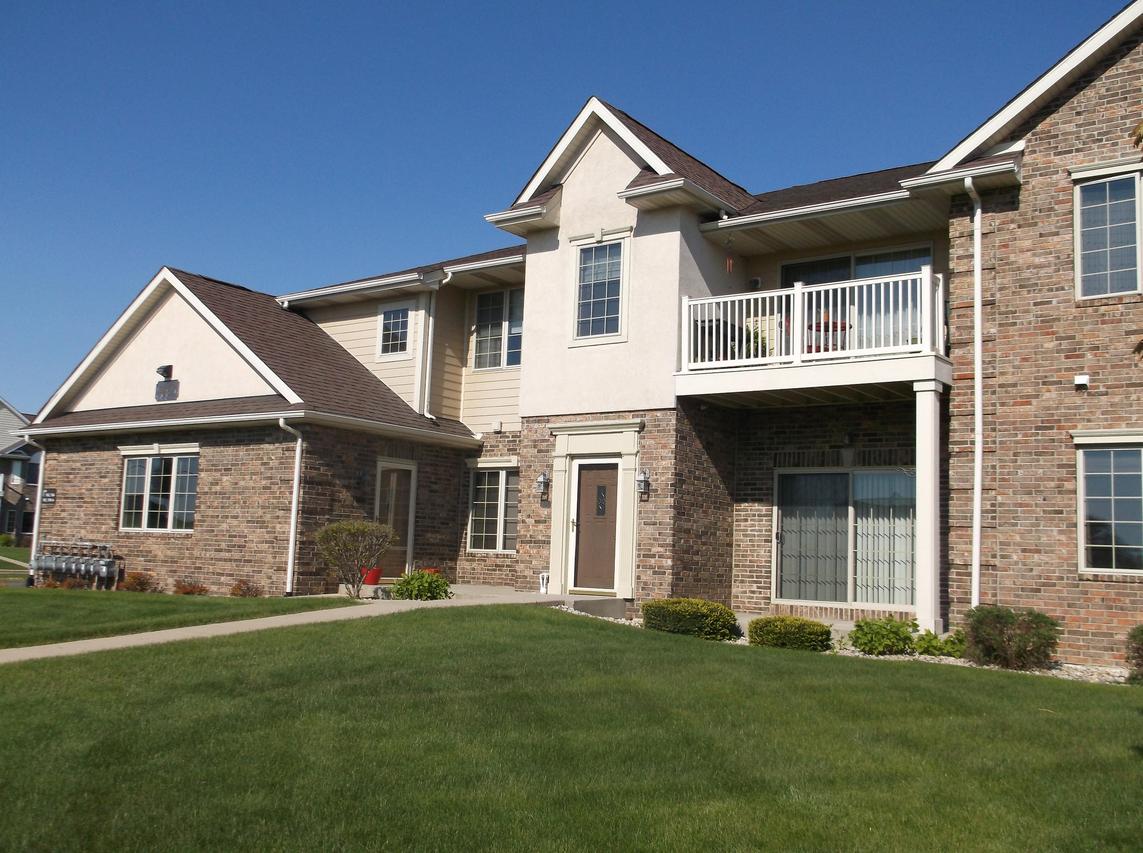9262 64th Ct #151, Pleasant Prairie, WI 53158