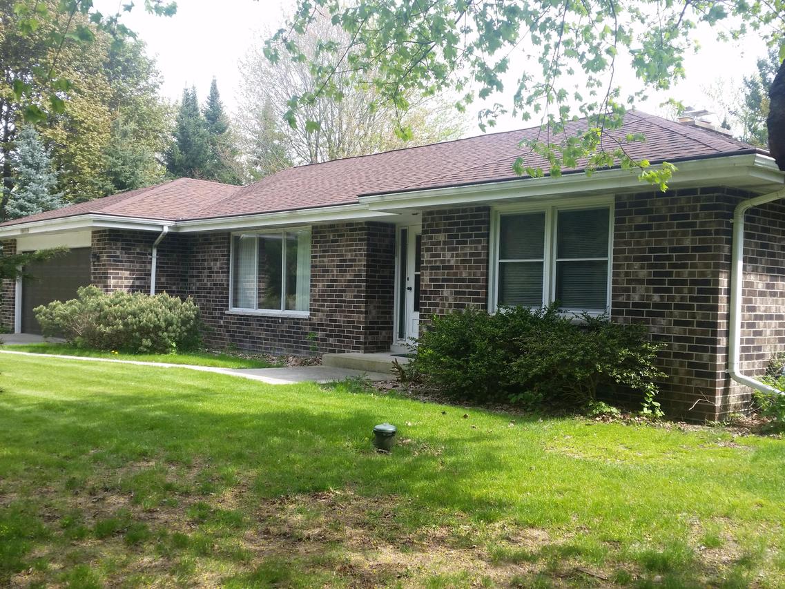 S10W31385 Irwin Ct, Delafield, WI 53183