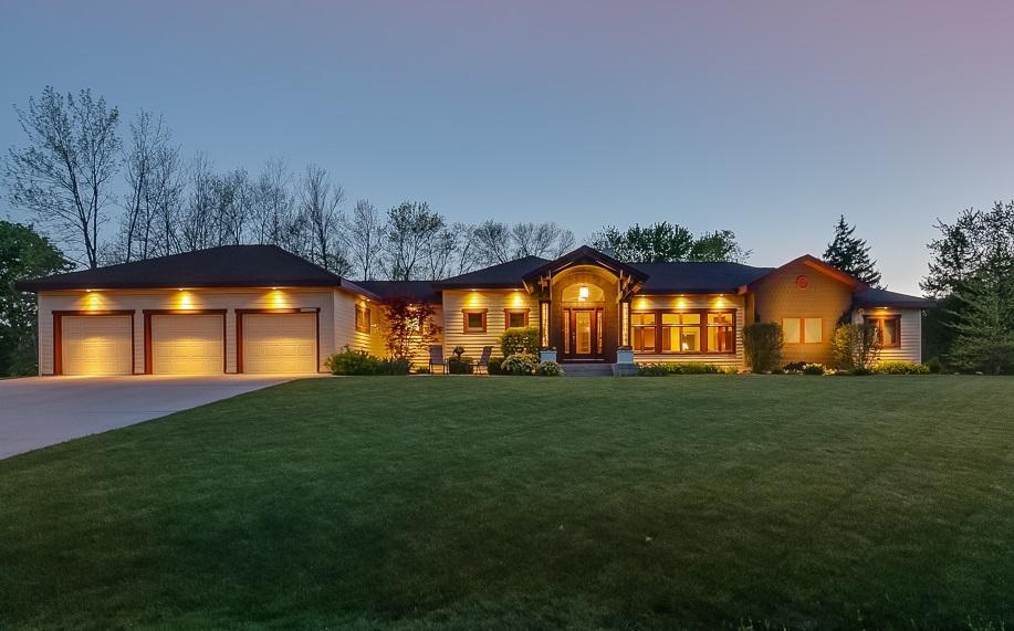W174N7529 Joanne Dr, Menomonee Falls, WI 53051