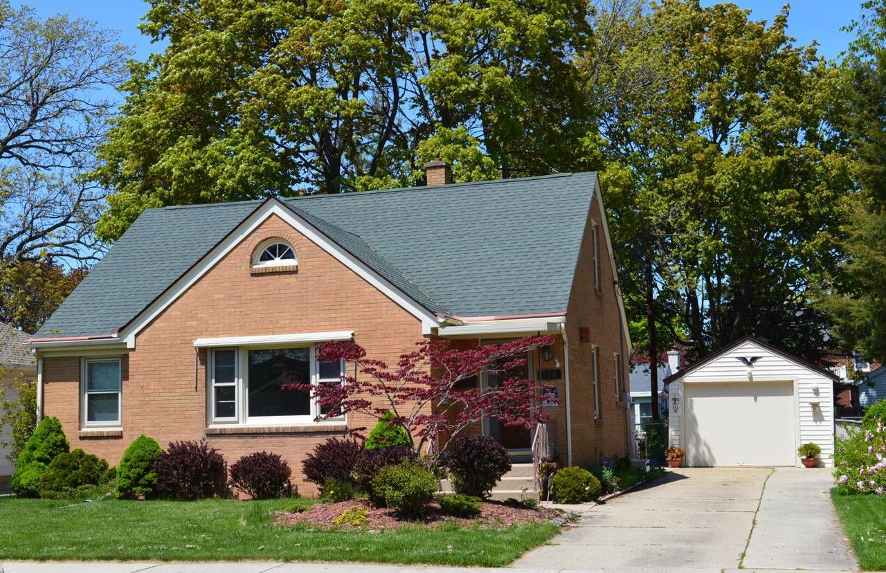 704 Isabelle Ave, Racine, WI 53402