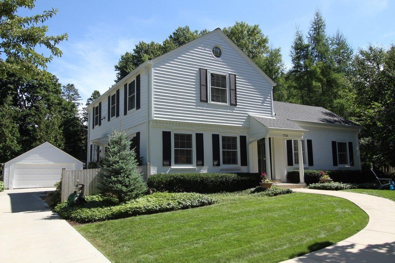 7710 N Boyd Way, Fox Point, WI 53217