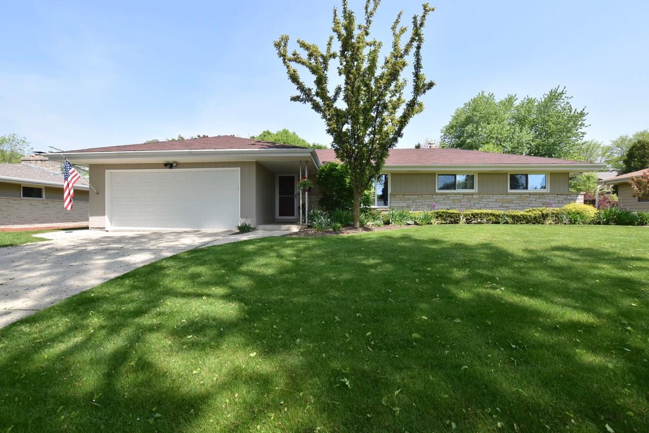 1034 E Roberta Ave., Waukesha, WI 53186