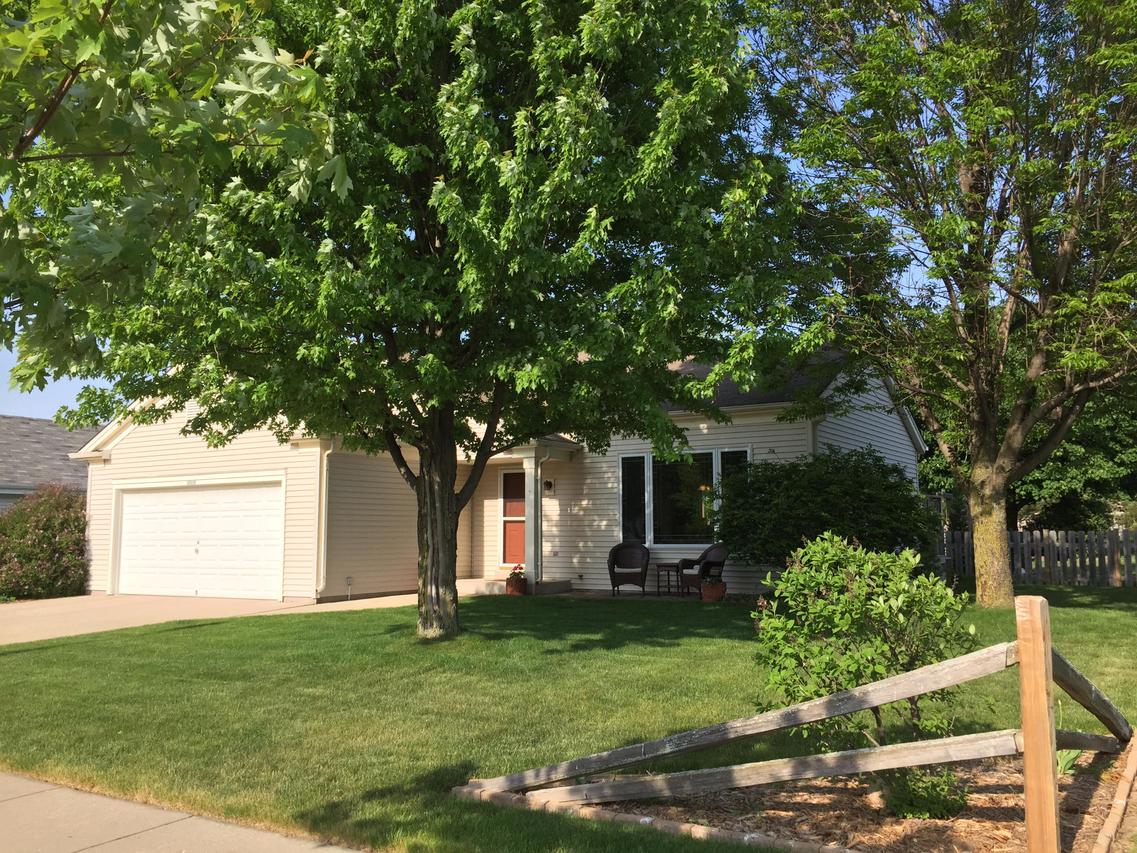 1711 Carriage Dr, East Troy, WI 53120