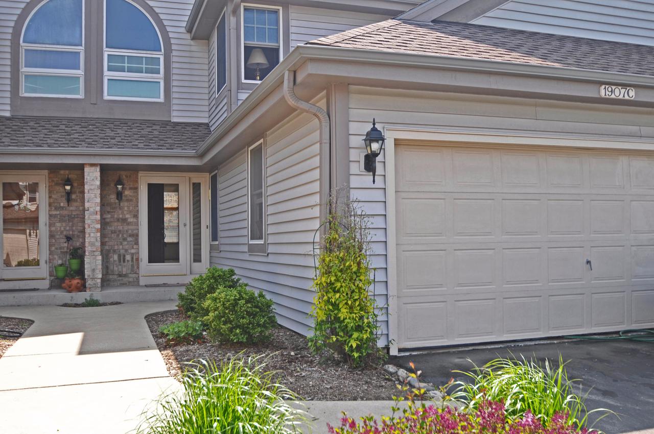 1907 N Springbrook #C, Waukesha, WI 53186