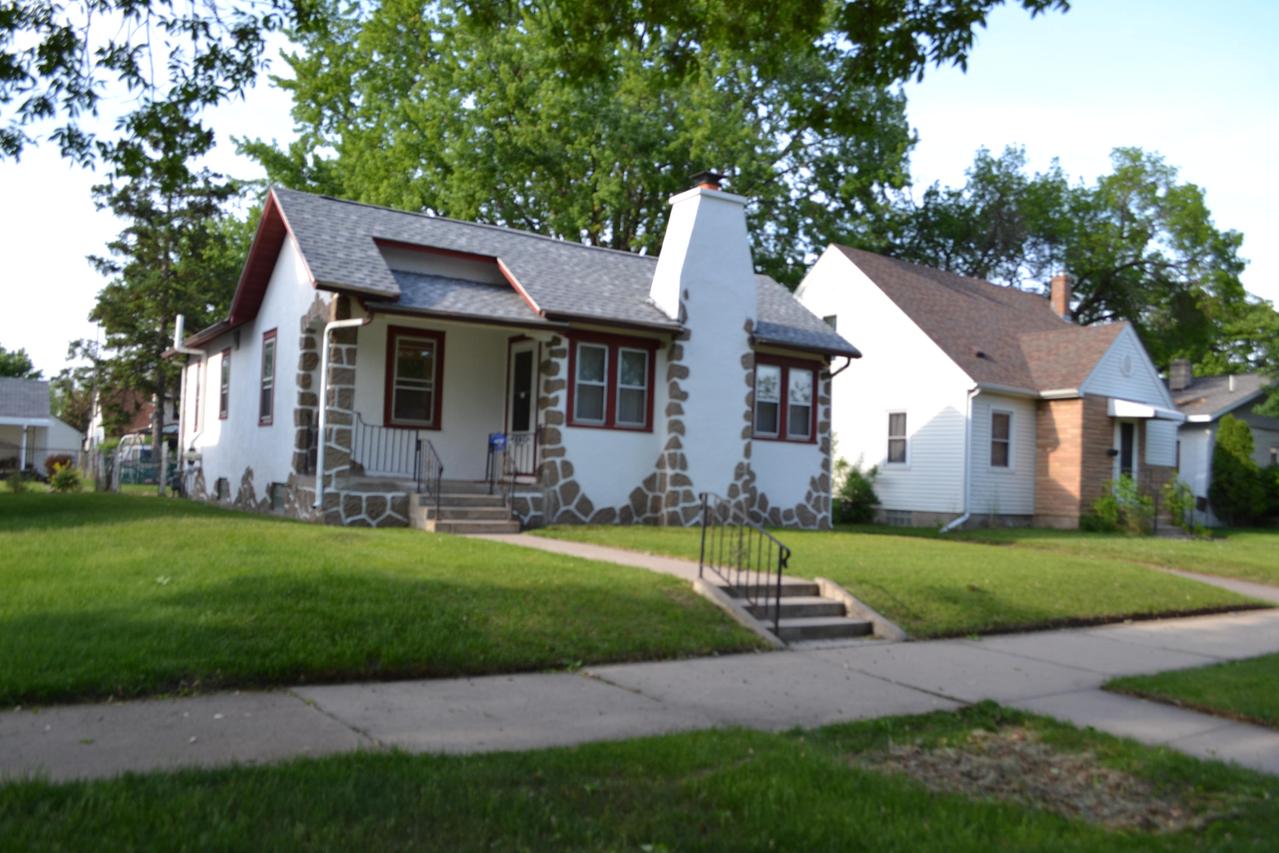 2139 Adams St, La Crosse, WI 54601
