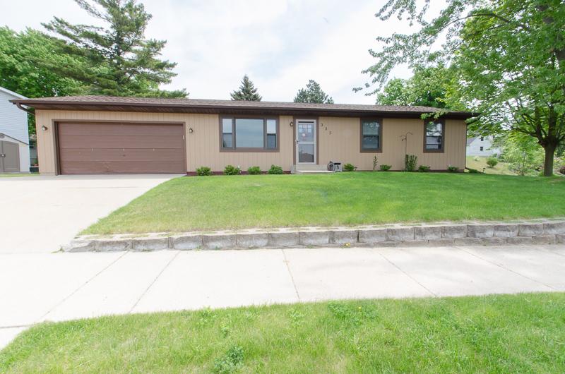 335 Victor Dr., Hartford, WI 53027