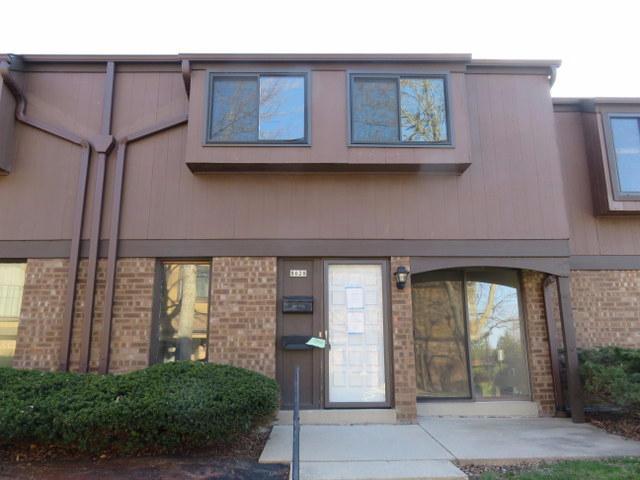8628 N Servite Dr, Milwaukee, WI 53223