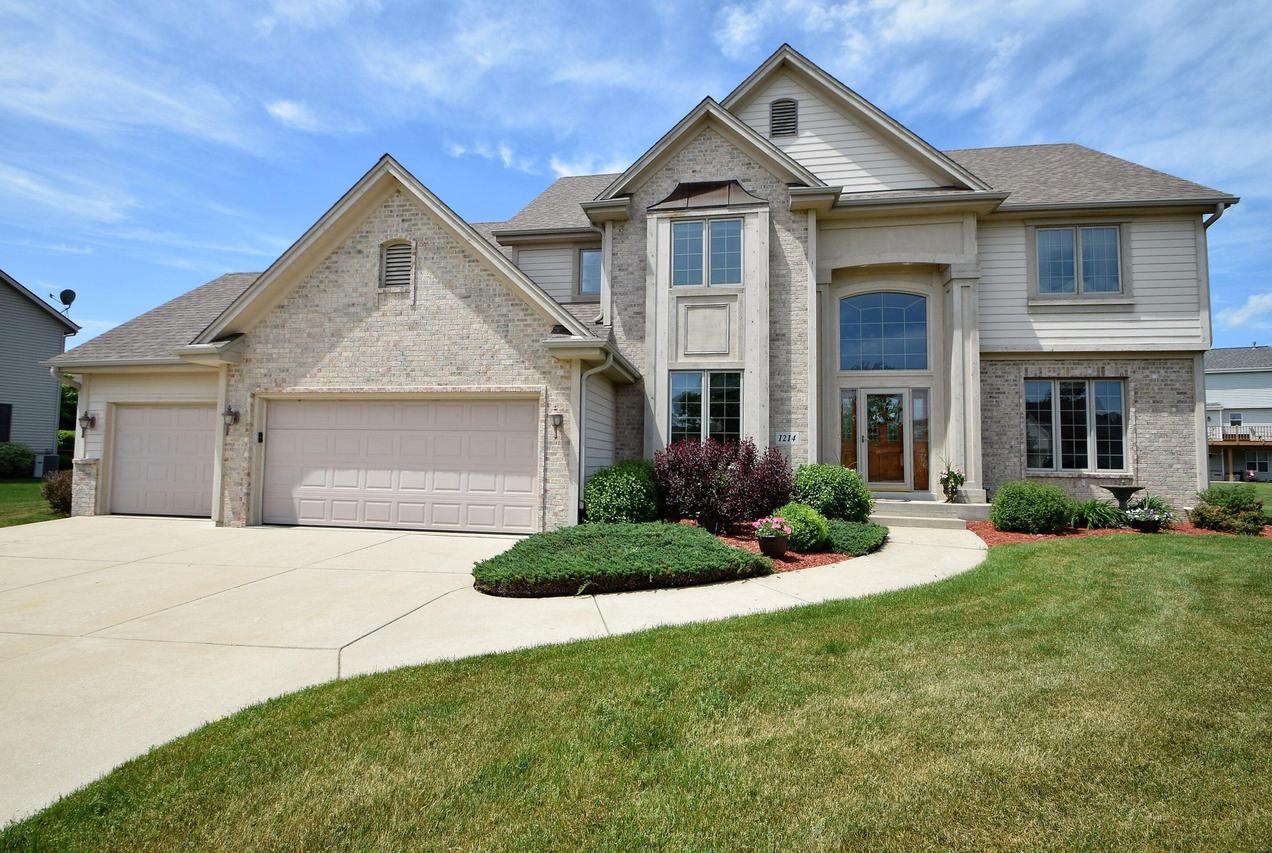 1214 Trail Ct, Mukwonago, WI 53149