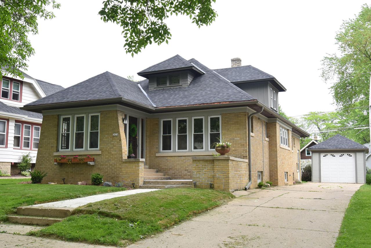 2434 N 66th St., Wauwatosa, WI 53213