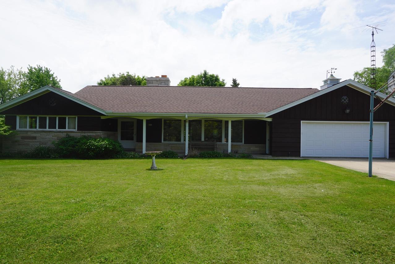 7711 Freeland Ct., Greendale, WI 53129