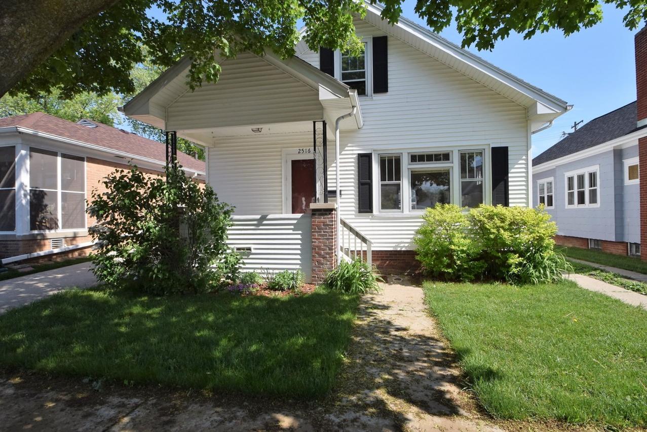 2516 Olive St, Racine, WI 53403