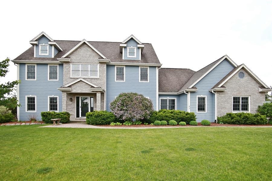 38953 Forest Run, Summit, WI 53066