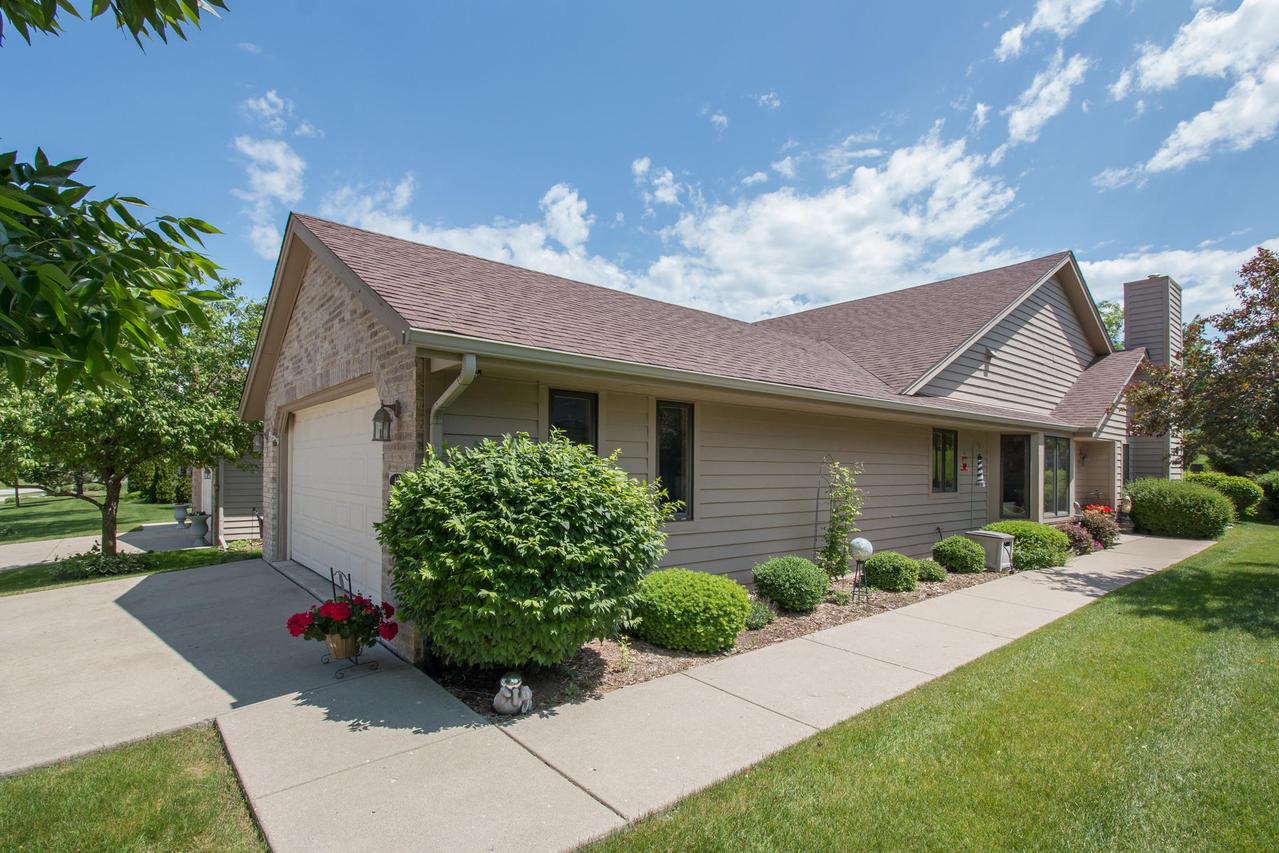 405 Green Valley Dr., Mount Pleasant, WI 53406