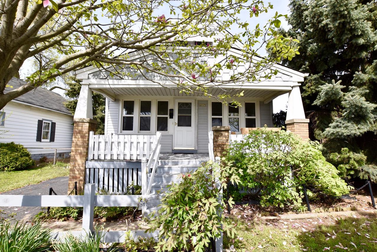 4883 S 13th St, Milwaukee, WI 53221