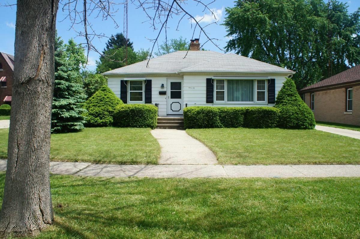 7511 20th Ave, Kenosha, WI 53143