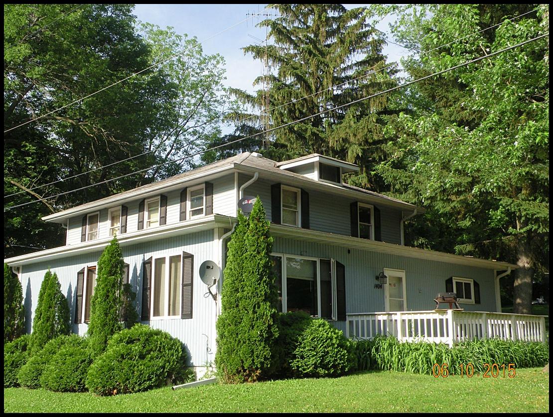 1402/1404 Oak St, Twin Lakes, WI 53181