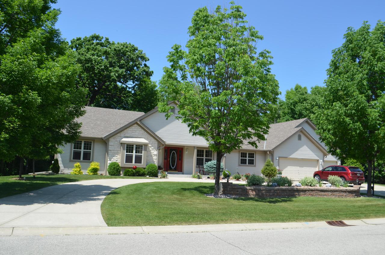 S73W14894 Cherrywood Dr, Muskego, WI 53150