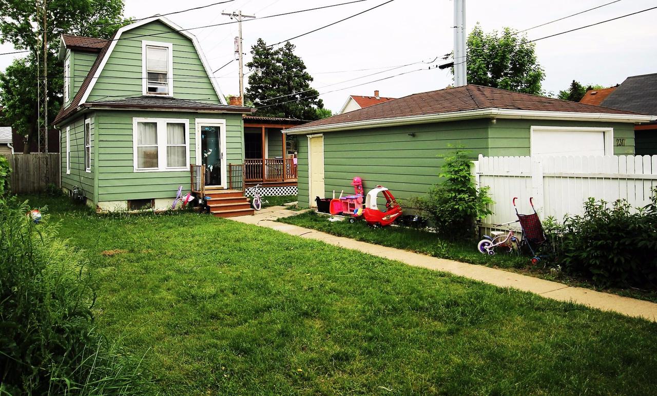 2317 Charles St., Racine, WI 53402