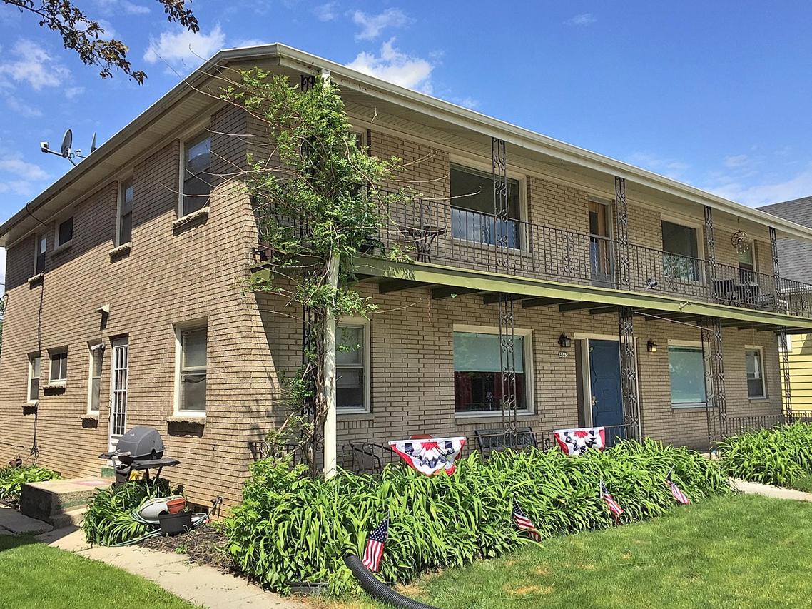 4563 S Lake Dr, Cudahy, WI 53110