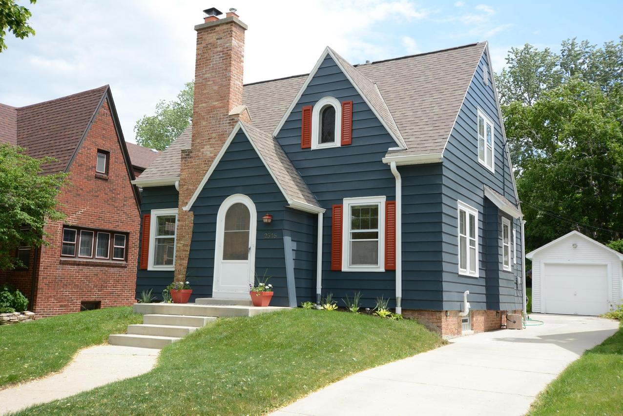 2546 N 67th St., Wauwatosa, WI 53213