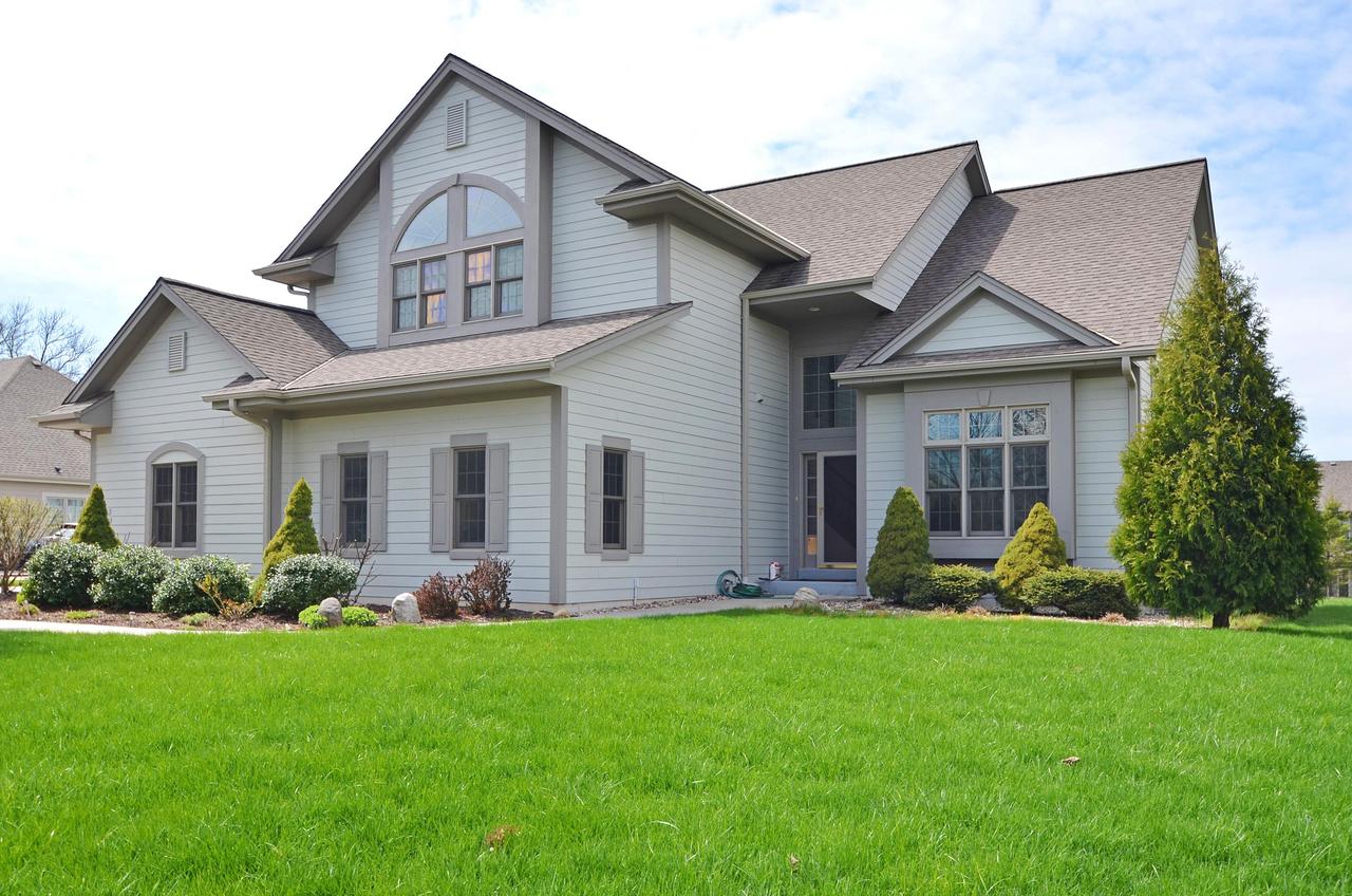 W132N6223 Marach Rd, Menomonee Falls, WI 53051