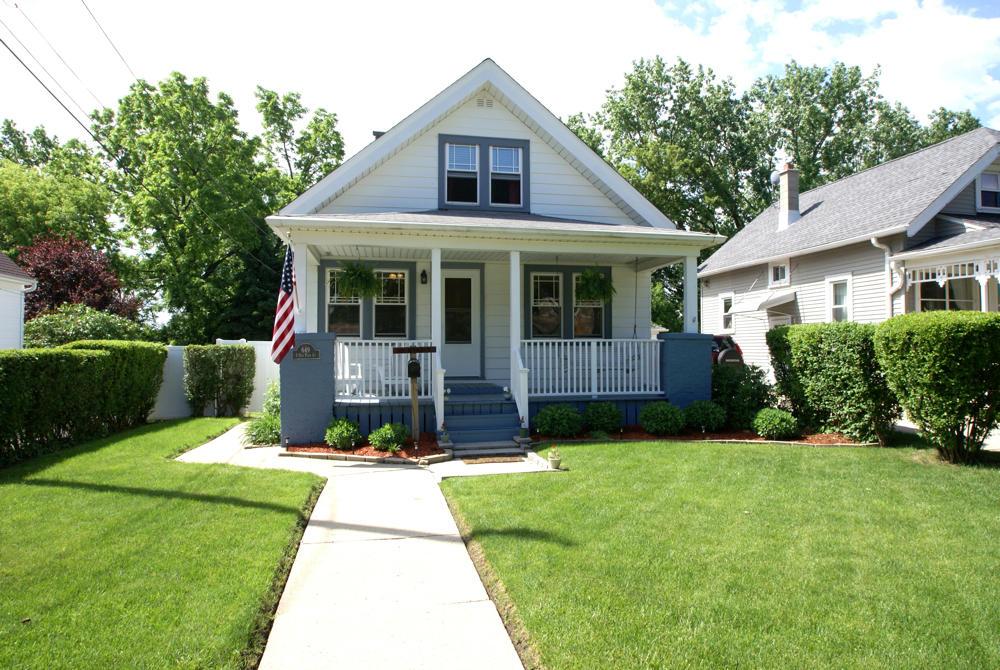 649 S Oak Park, Milwaukee, WI 53214