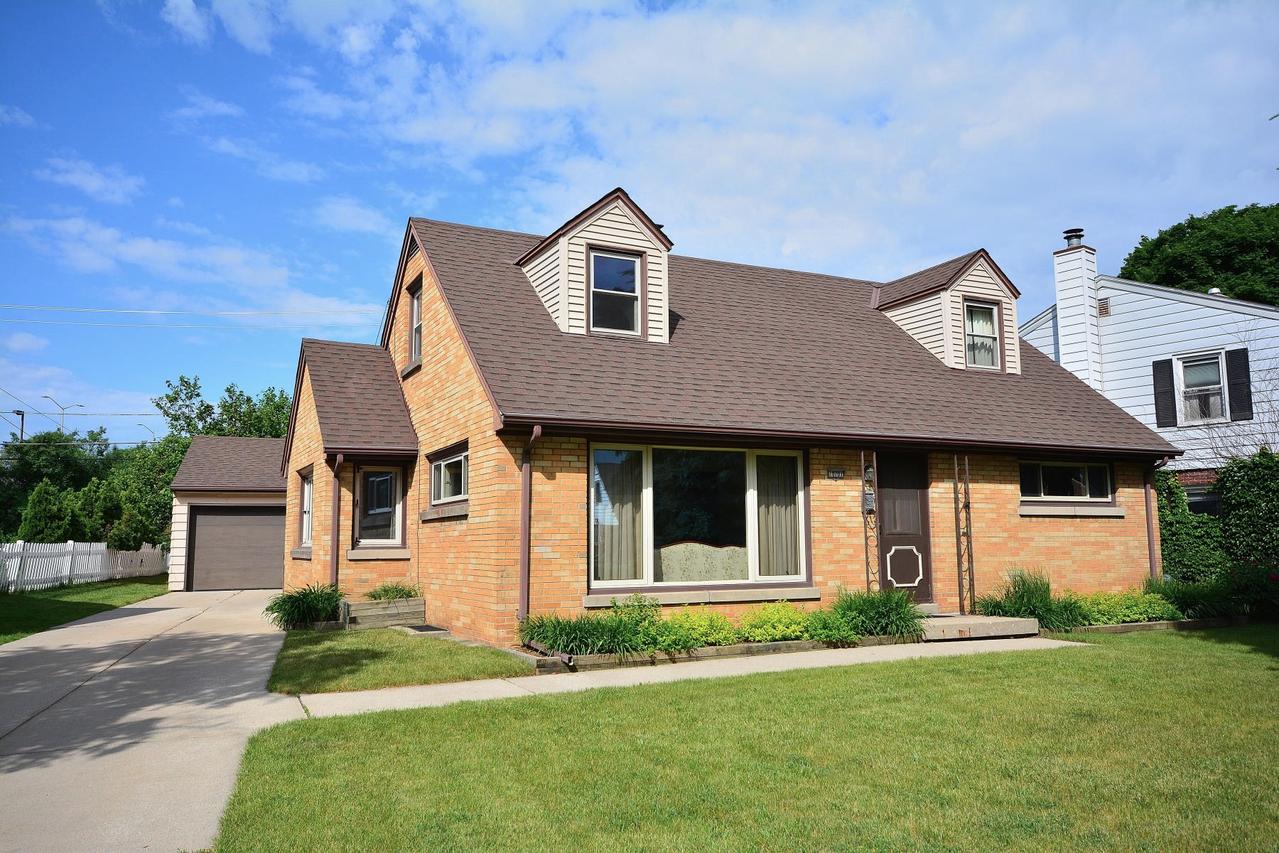 10701 W Michigan St, Wauwatosa, WI 53226